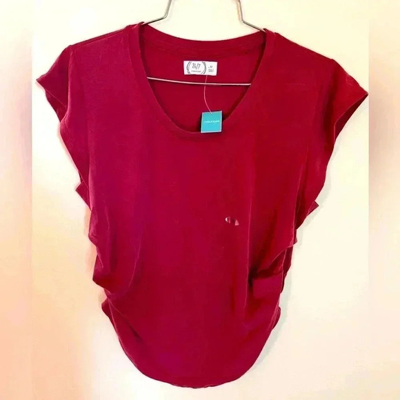 NEW W/Tags Stylish Women’s T-shirt Sz M - Picture 1 of 4
